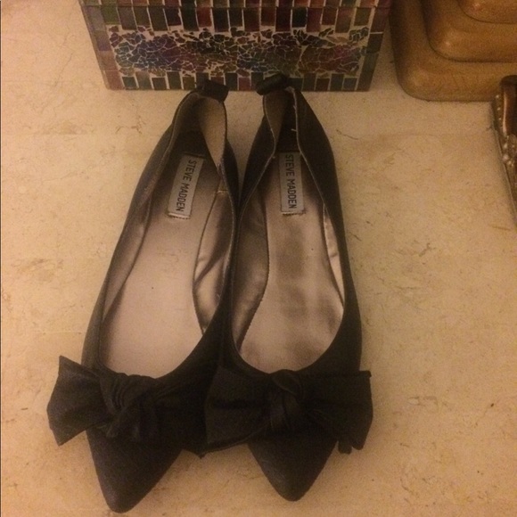 Steve Madden Shoes - Steve Madden pointed flats